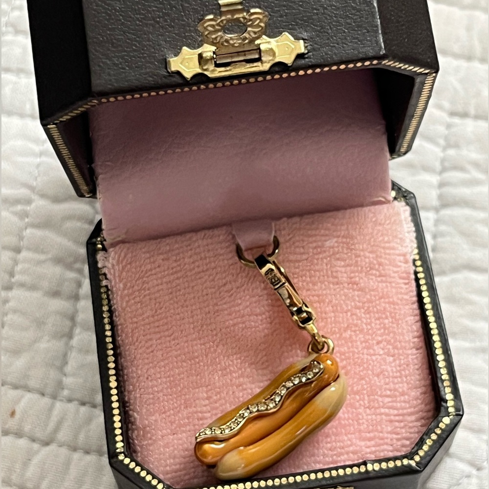 PENDANT NWT NIB AUTHENTIC Juicy Couture HOTDOG charm NOT a replica!